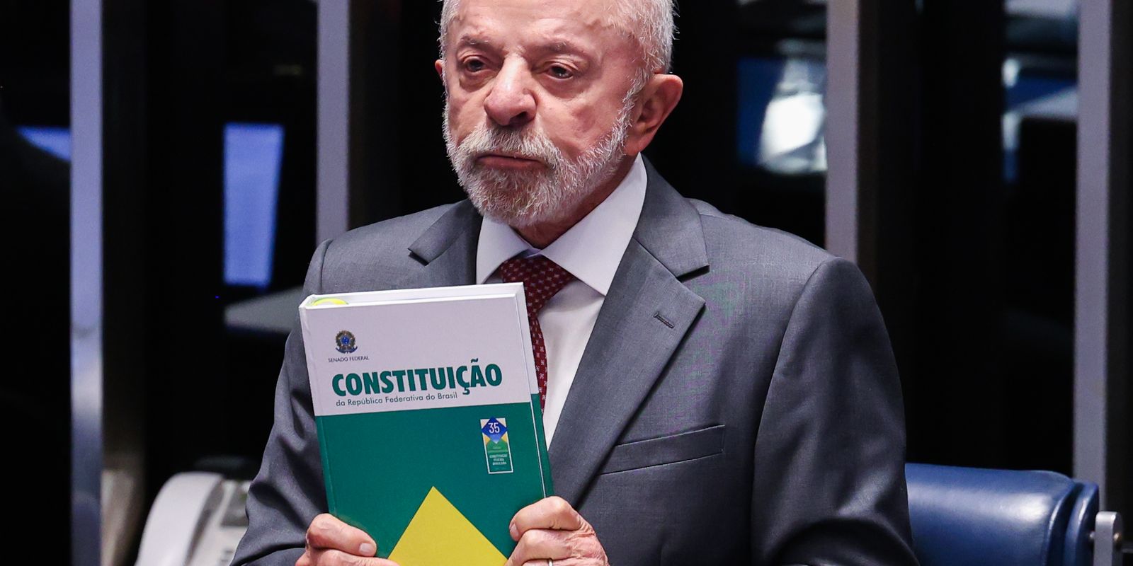 Em campanha em Minas Gerais, Lula celebra promulgação do fim da escala 6x1