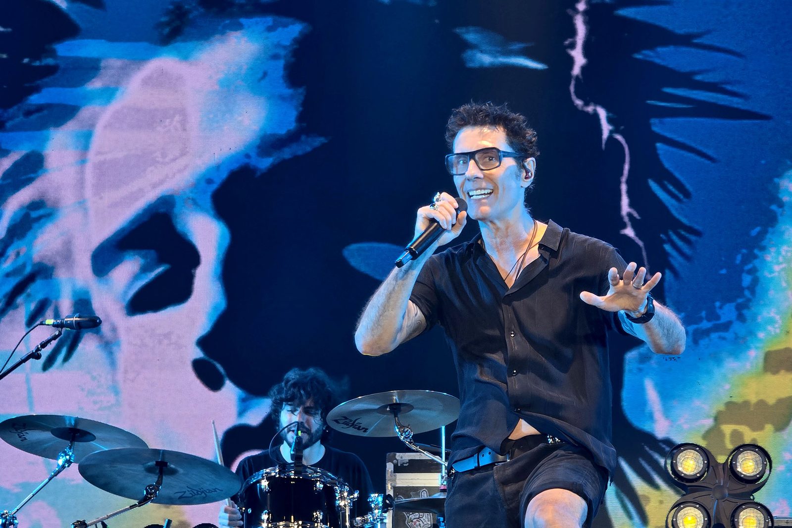 Capital Inicial agita público no Macaé Moto Week