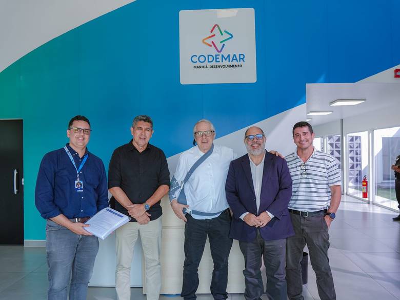 Maricá recebe primeira documentação para curso gratuito de aviação